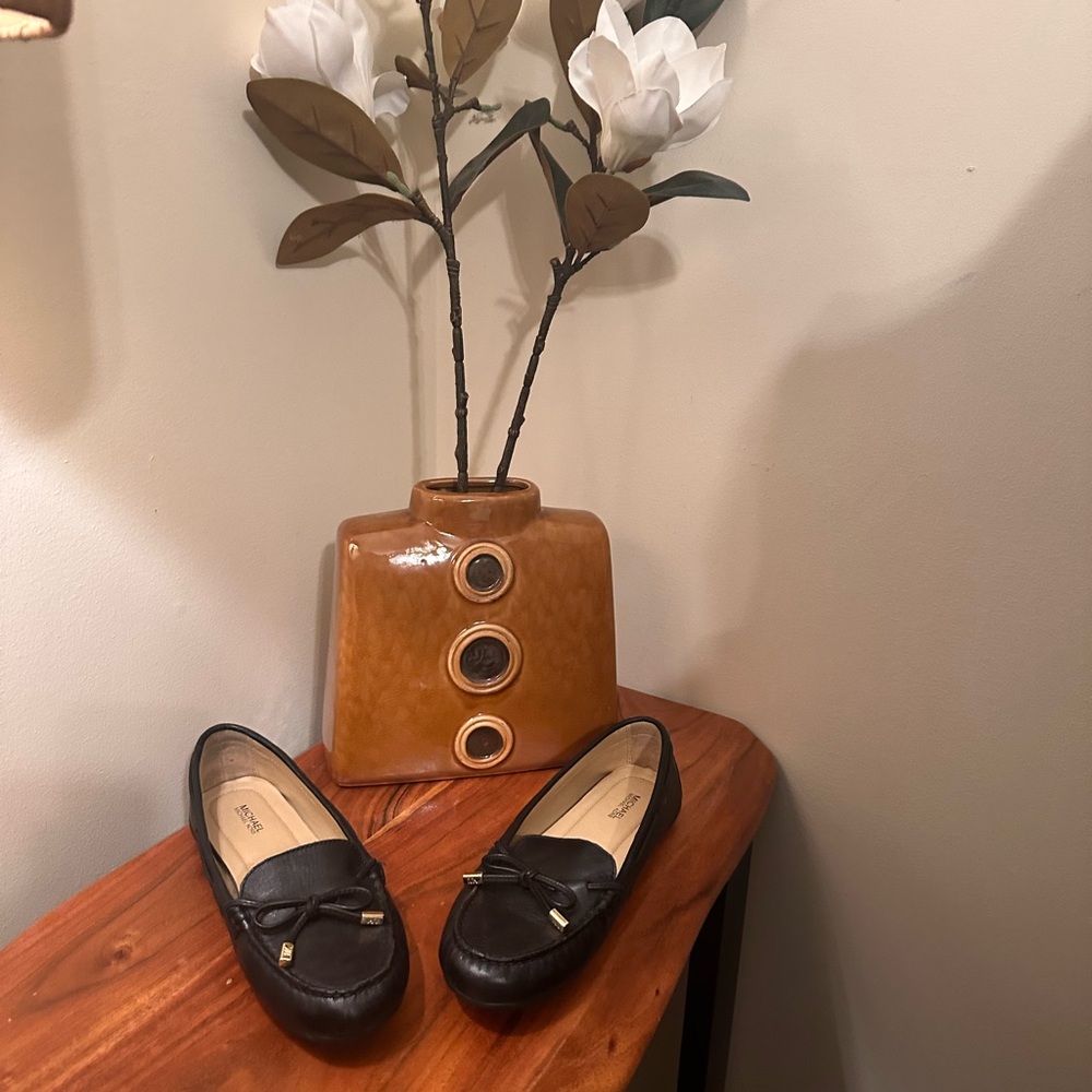 Michael Kors Black Leather Moccasins – Size 8.5